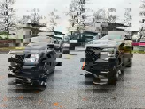 2023 Chrysler 300/WhatsApp Image 2025-12-04 at 1.31.59 PM.jpeg