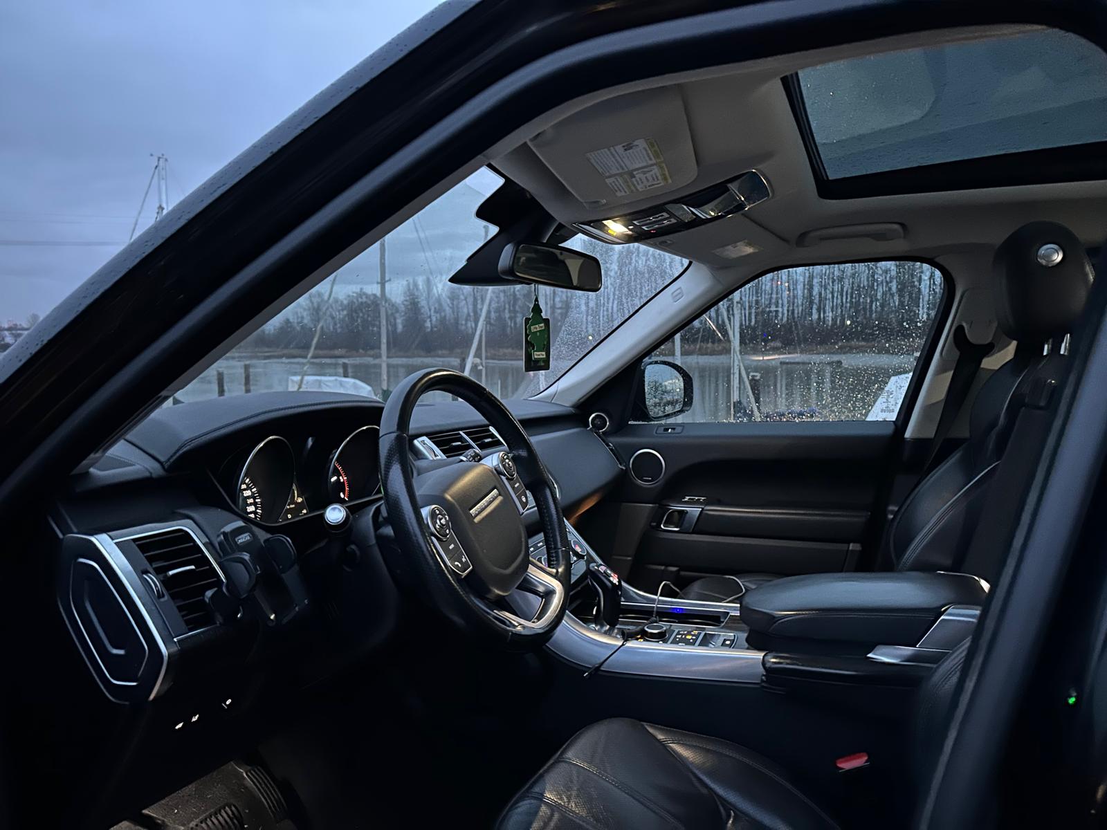 Redefined Deals - 2016 » LAND ROVER » Range Rover Sport » V6 Diesel HSE